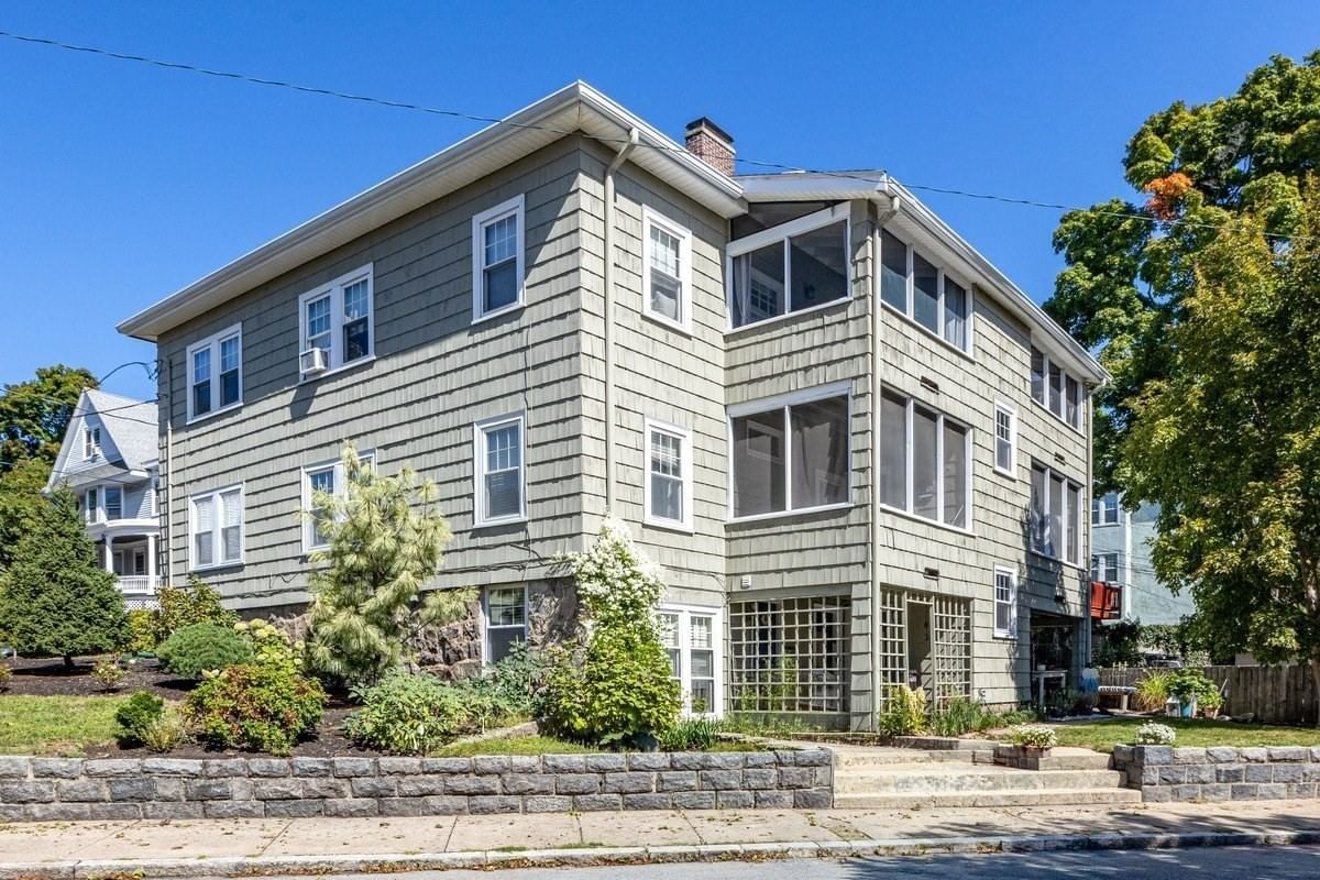 60 Guernsey St. #1 Boston — Photo 2 of 28