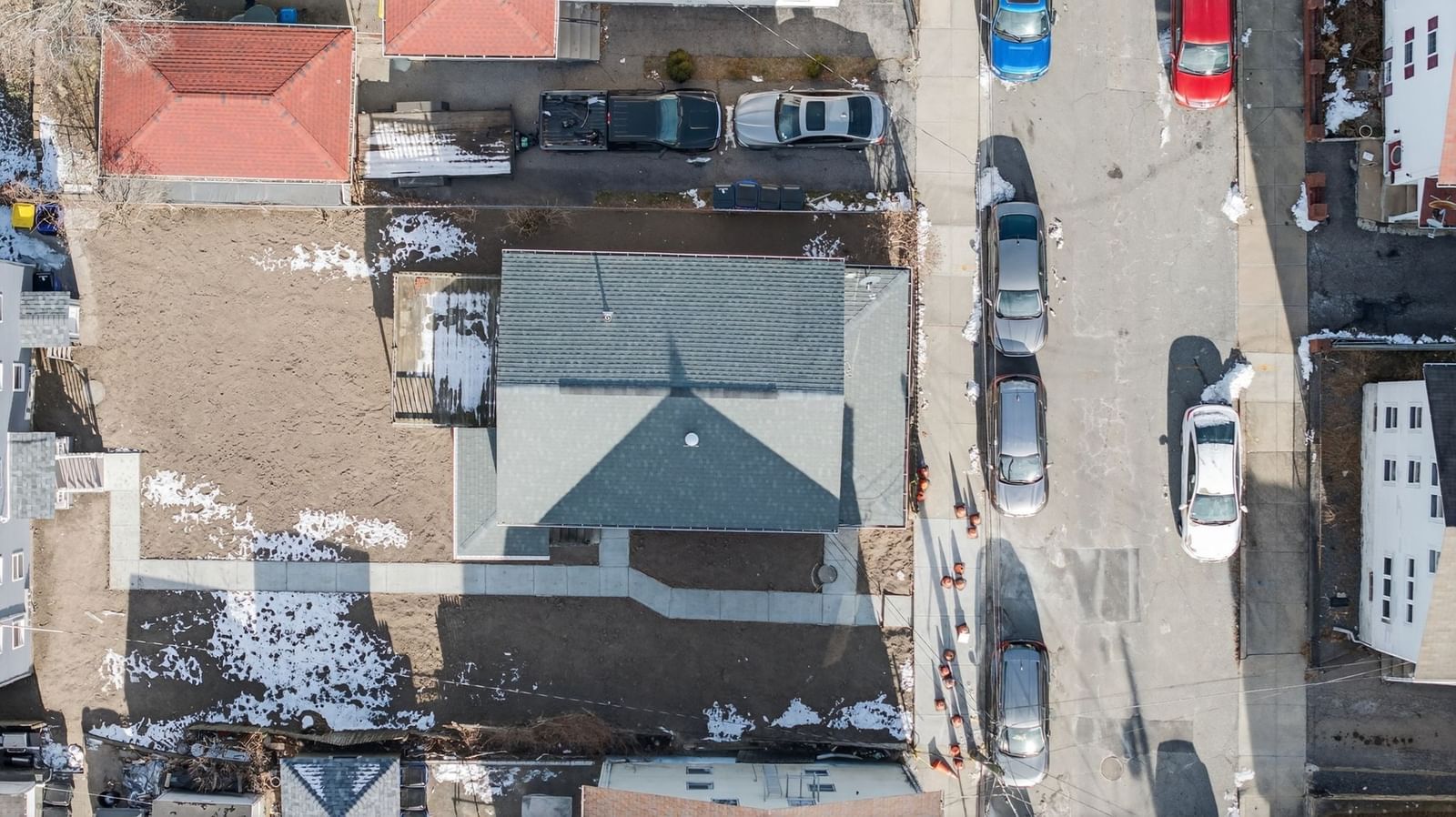 165 Grant St Fall River — Photo 5 of 37
