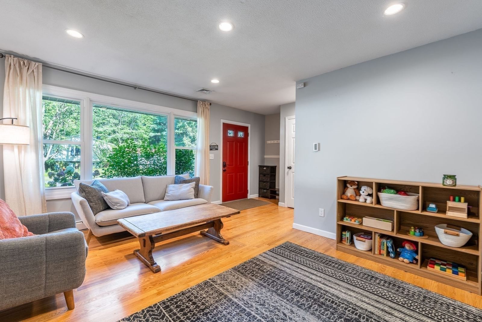 69 Grantwood Dr Amherst — Photo 8 of 40