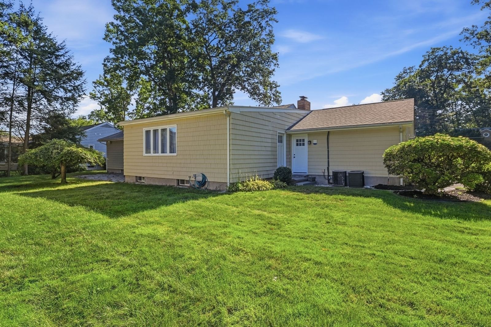 80 Lynnwood Drive Longmeadow — Photo 5 of 42
