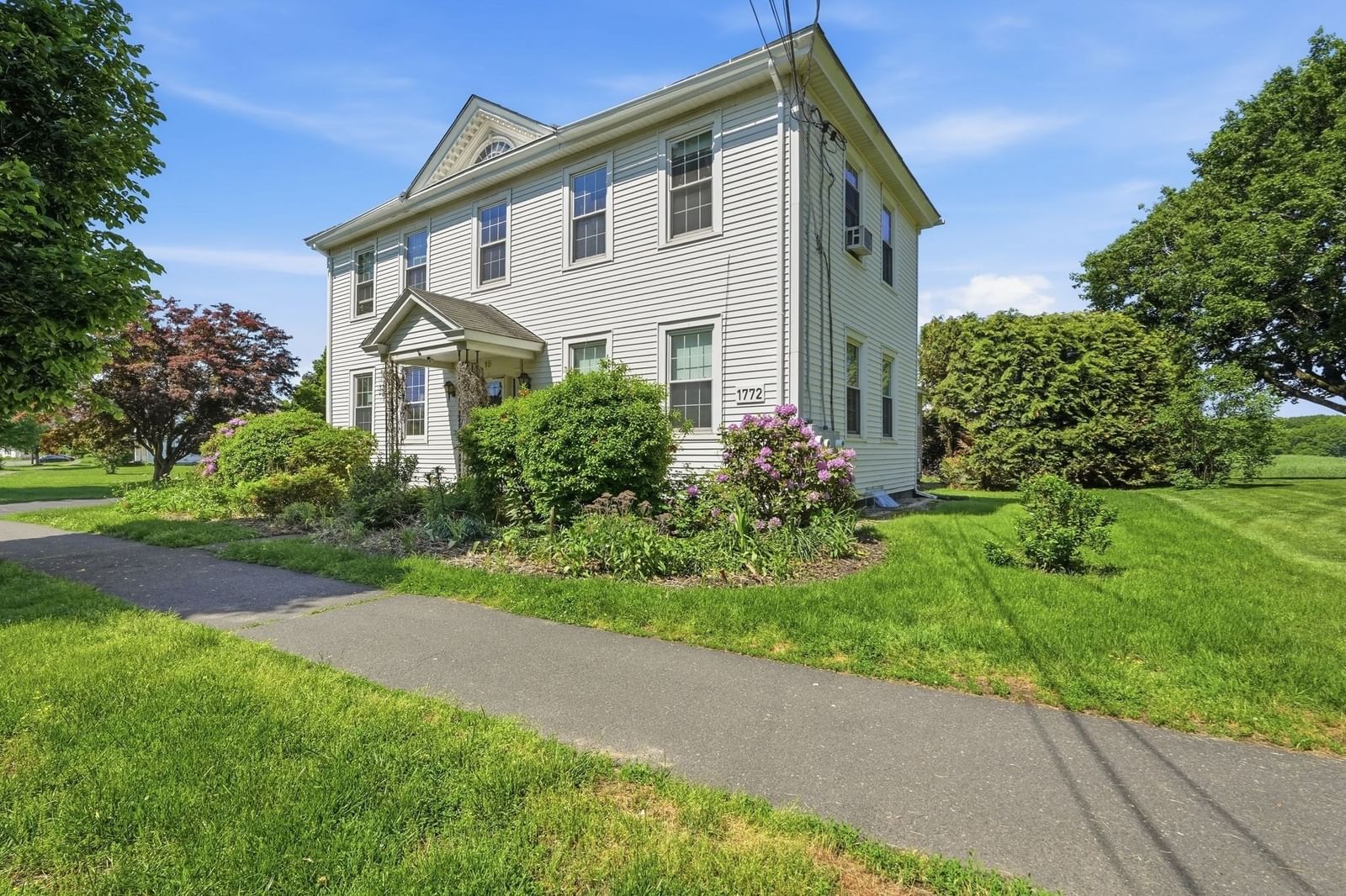 15 Main St Hatfield — Photo 1 of 38