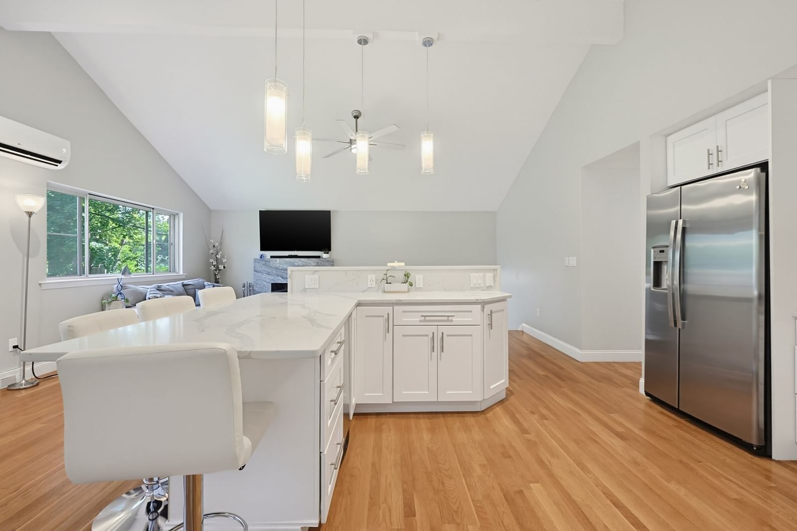 426 Chamberlain St. Holliston — Photo 11 of 41