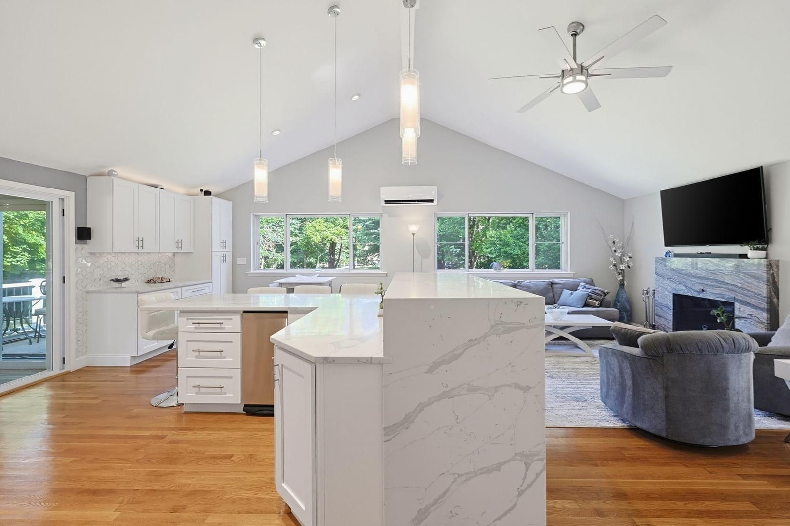 426 Chamberlain St. Holliston — Photo 17 of 41