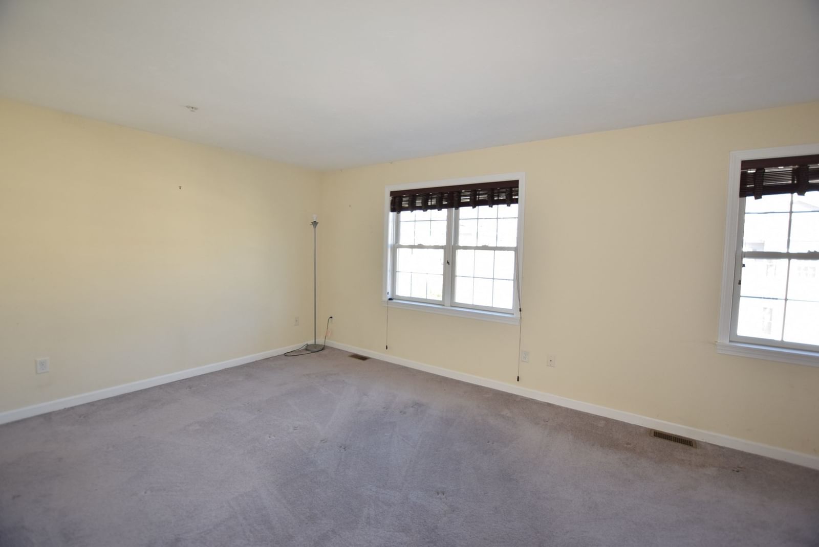 1975 Middlesex St #28 Lowell — Photo 11 of 17