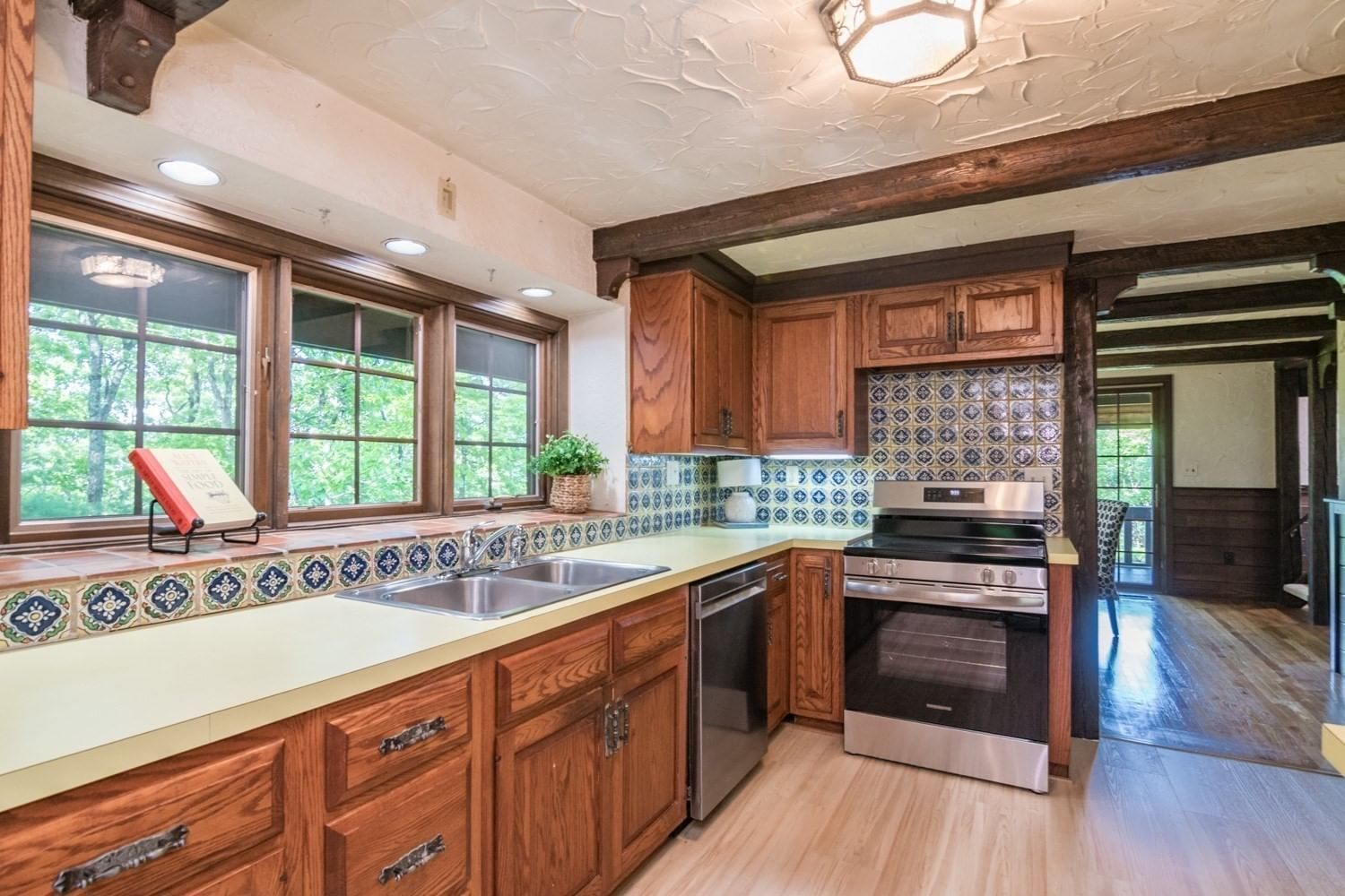 10 Cadwell Drive Wilbraham — Photo 14 of 33