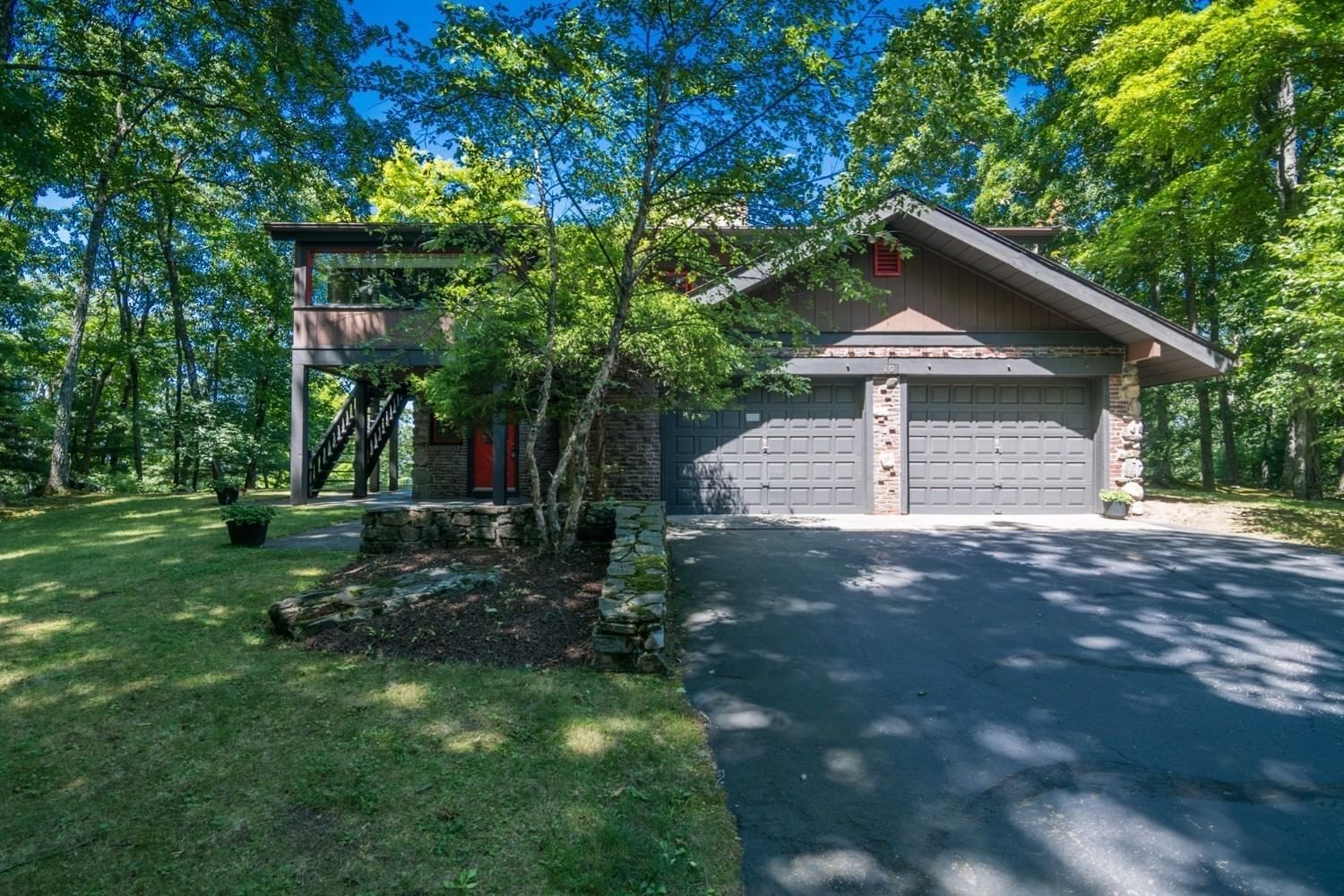 10 Cadwell Drive Wilbraham — Photo 5 of 33