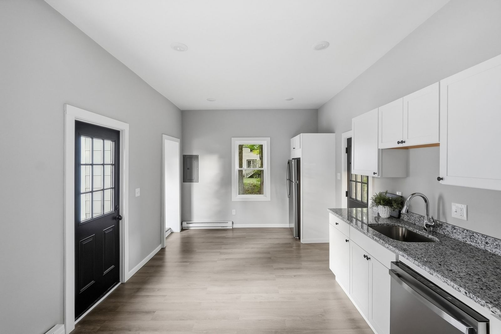 384 Mill St Gardner — Photo 9 of 21