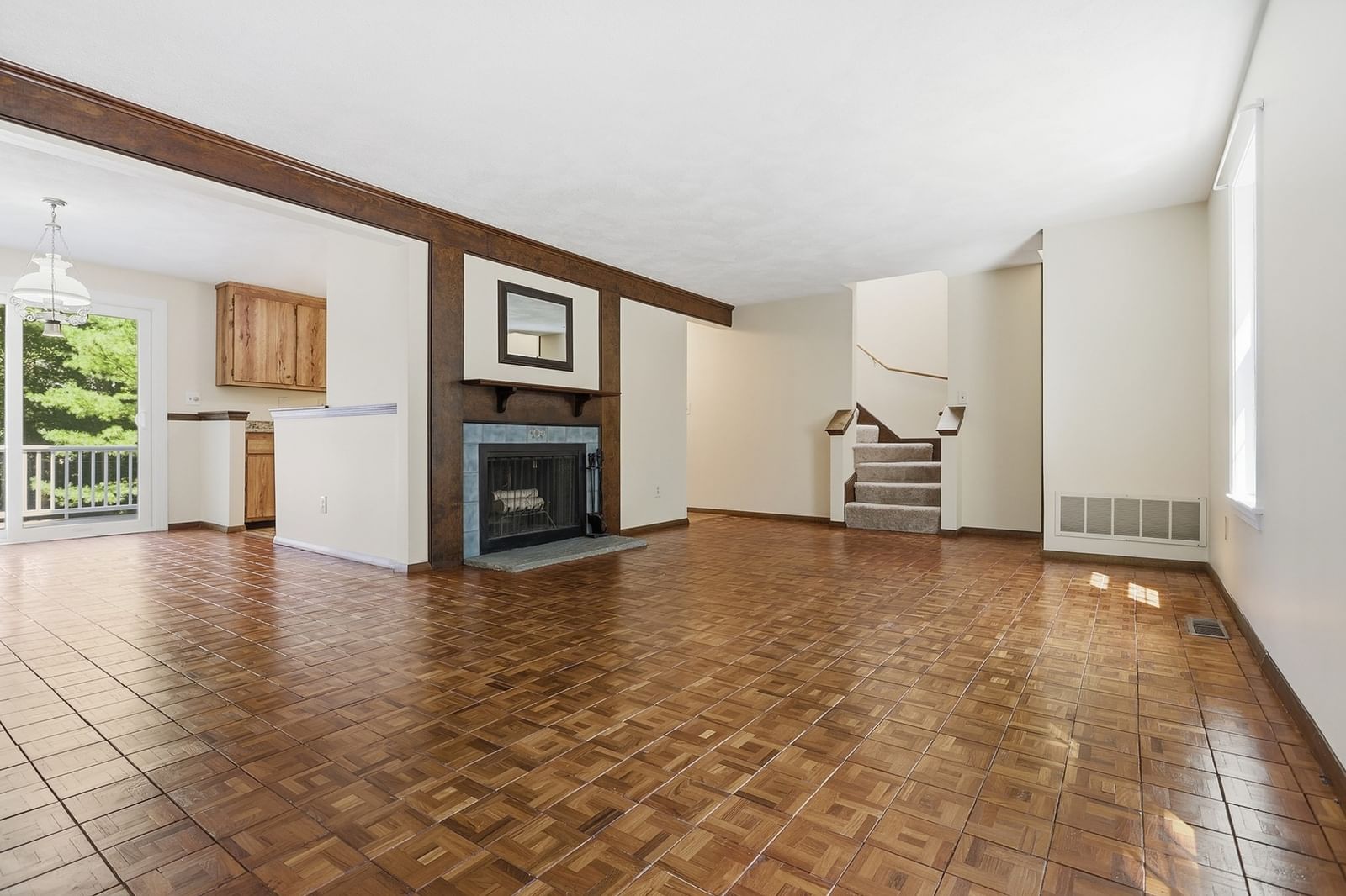 100 Baldwin #100 Boxborough — Photo 4 of 29