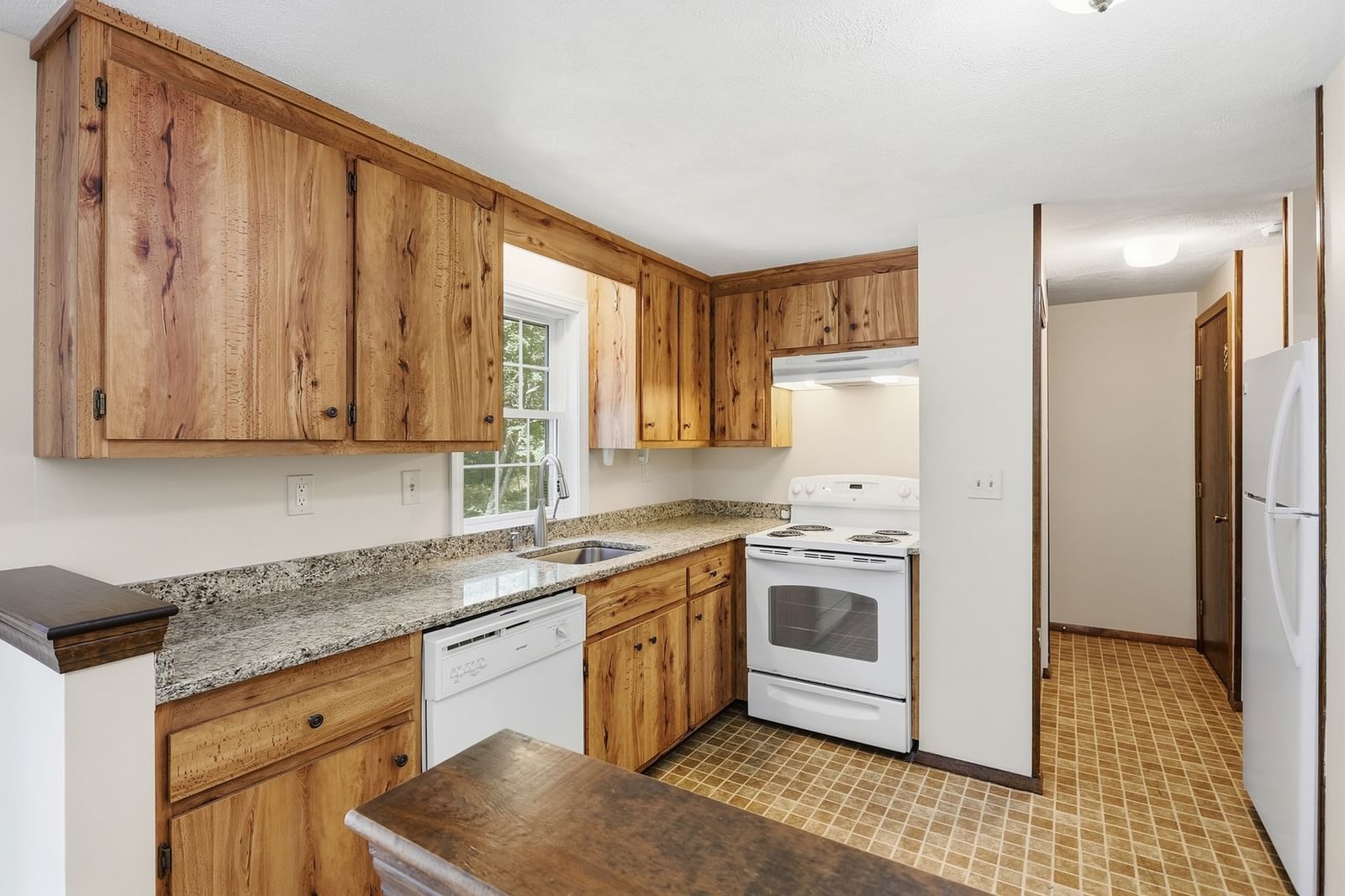 100 Baldwin #100 Boxborough — Photo 8 of 29