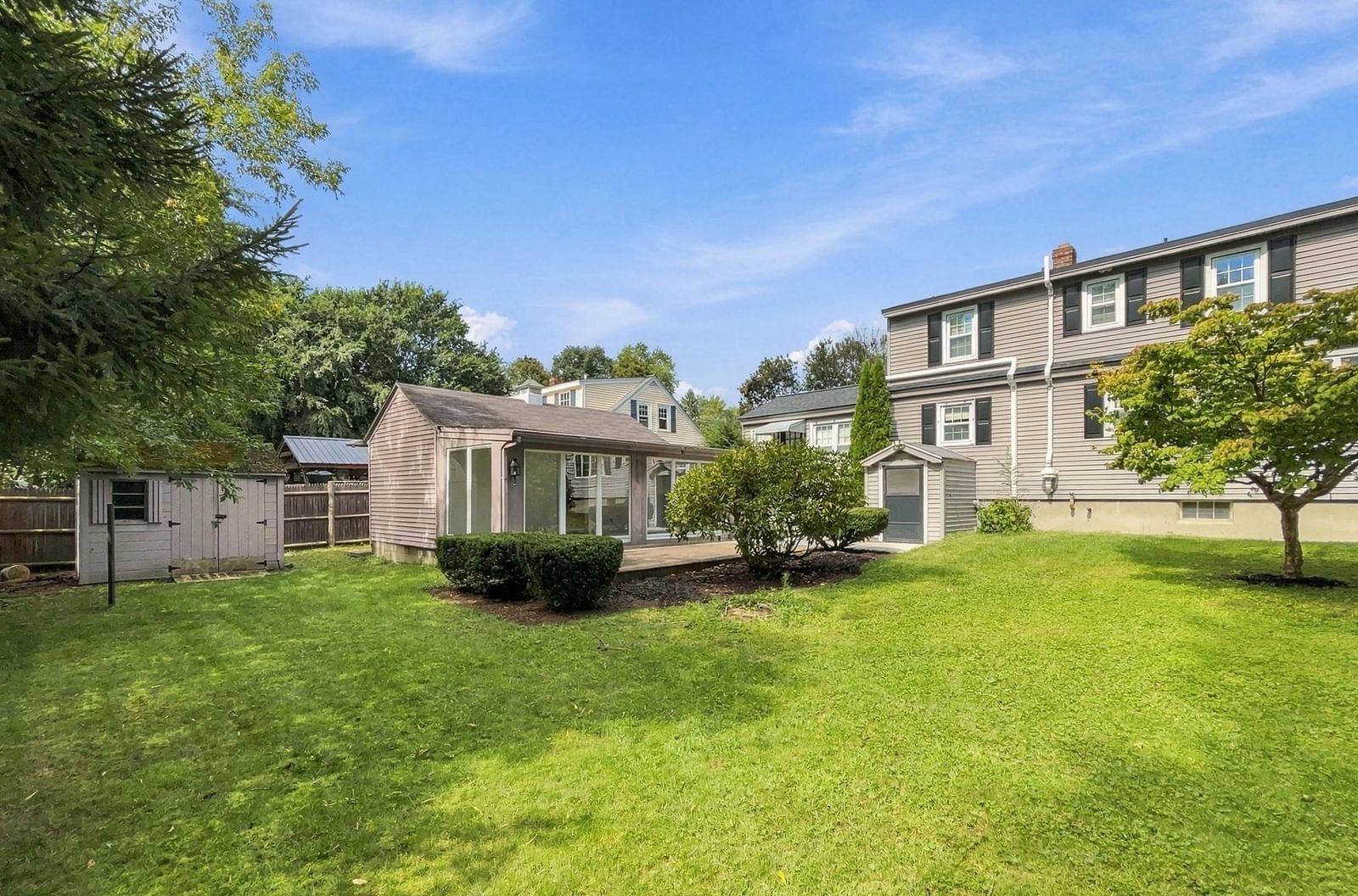17 Elise Ave Dracut — Photo 2 of 30
