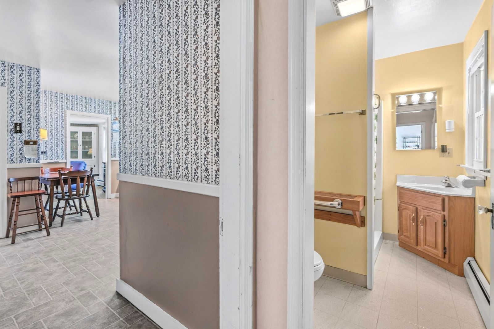 515 Main Rd Chesterfield — Photo 19 of 42