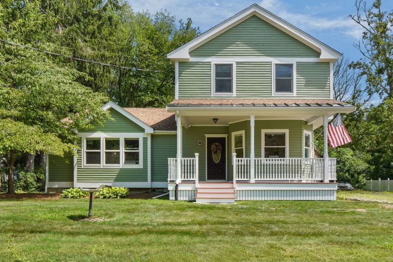 95 Lakeside Ave