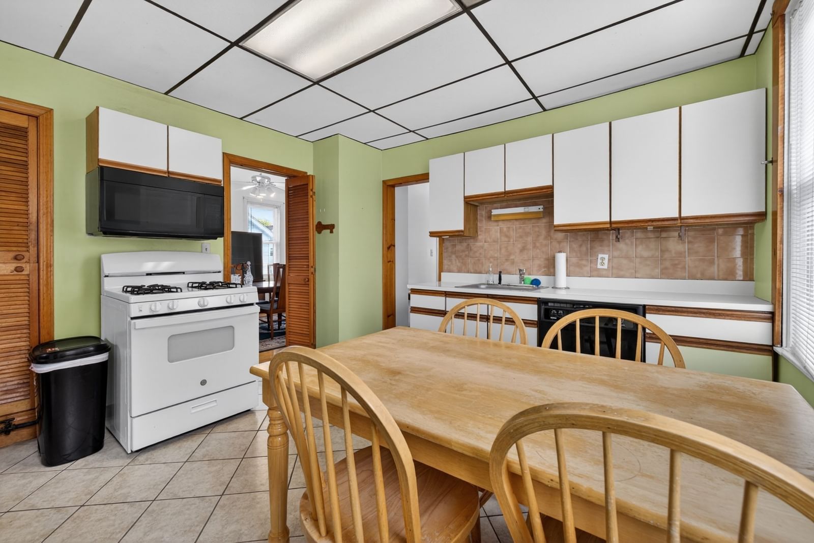 52-54 Gardena St Boston — Photo 2 of 16