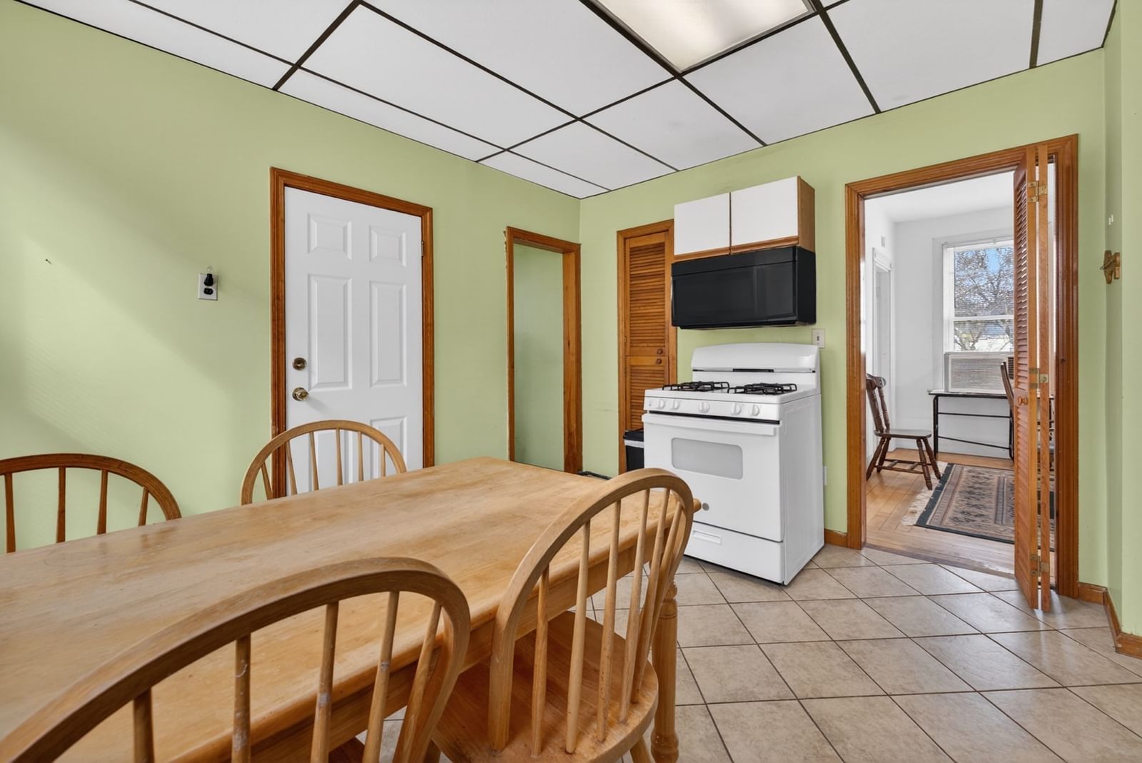 52-54 Gardena St Boston — Photo 3 of 16