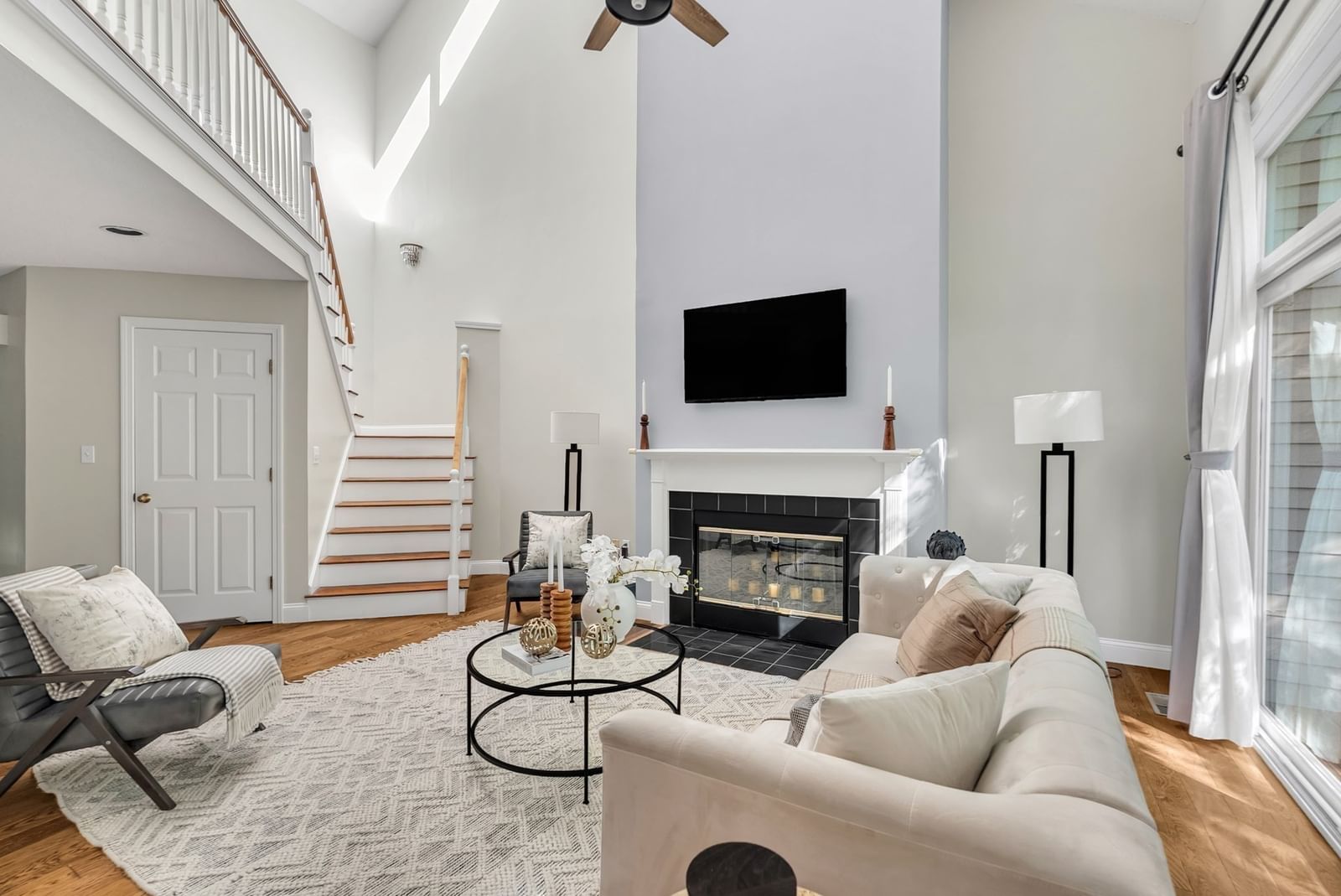 45 Bishops Forest Dr #45 Waltham — Photo 4 of 42
