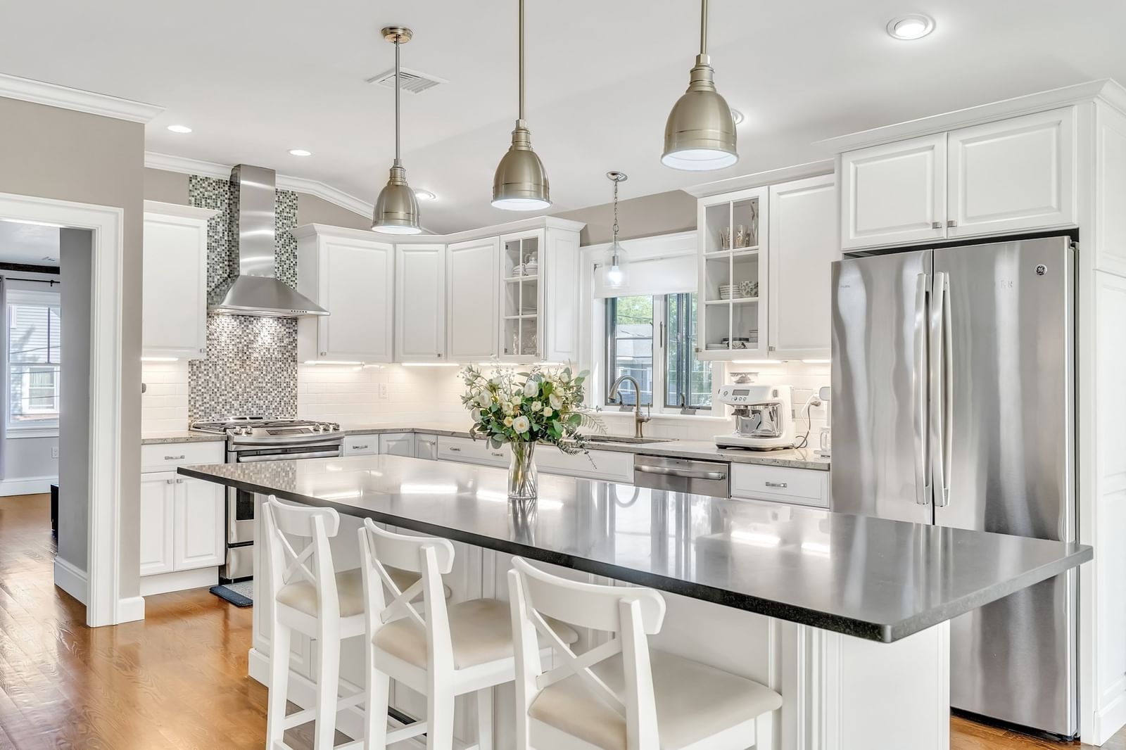 20 Waban St #2 Newton — Photo 4 of 38