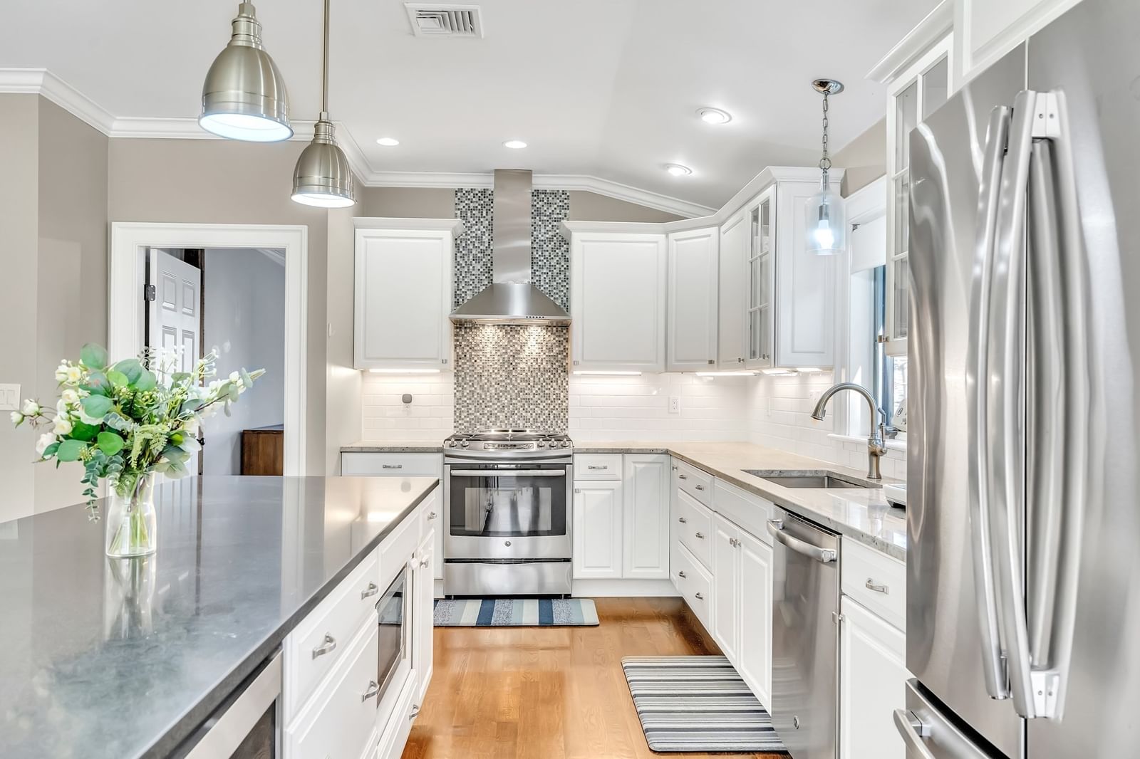 20 Waban St #2 Newton — Photo 5 of 38