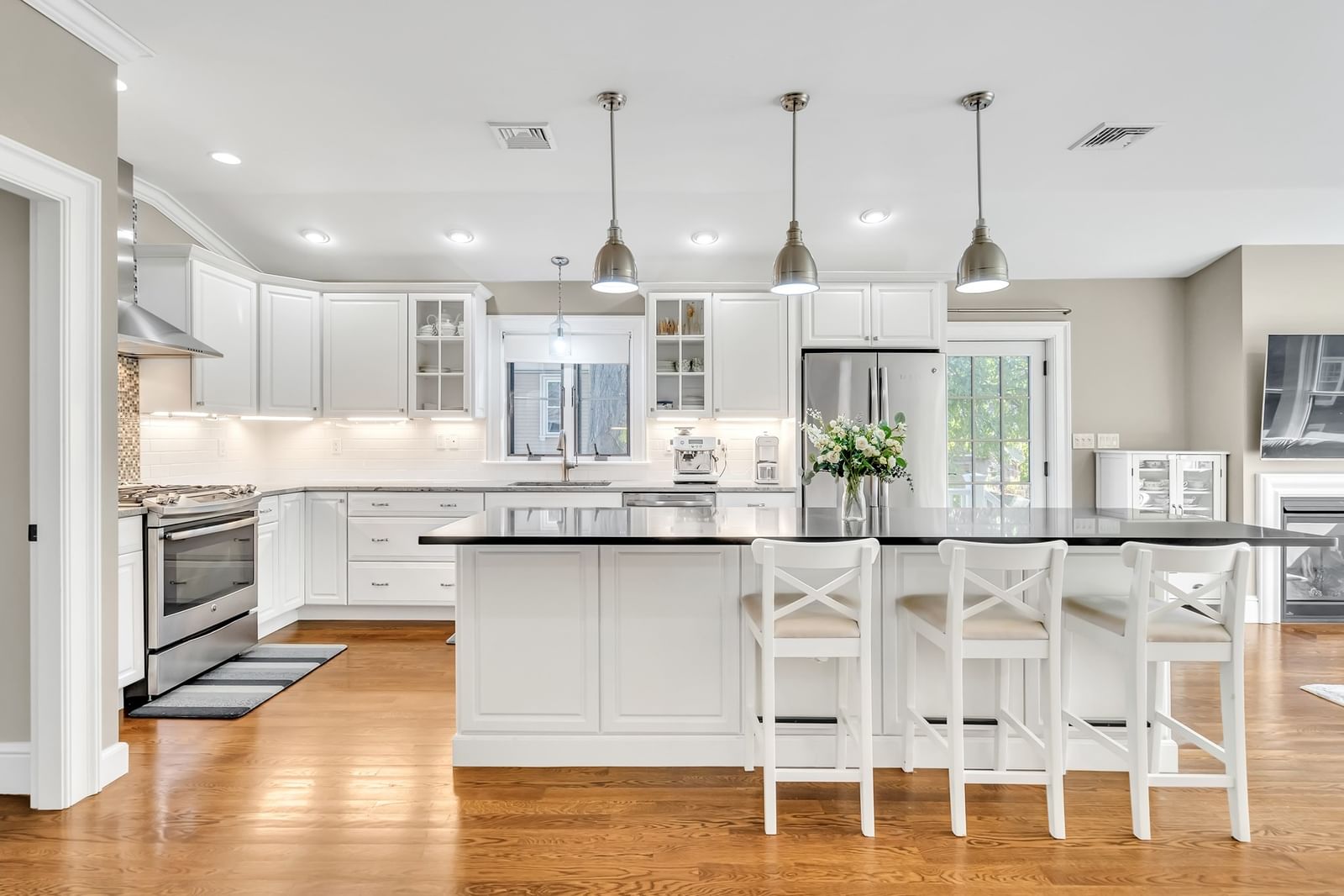 20 Waban St #2 Newton — Photo 6 of 38
