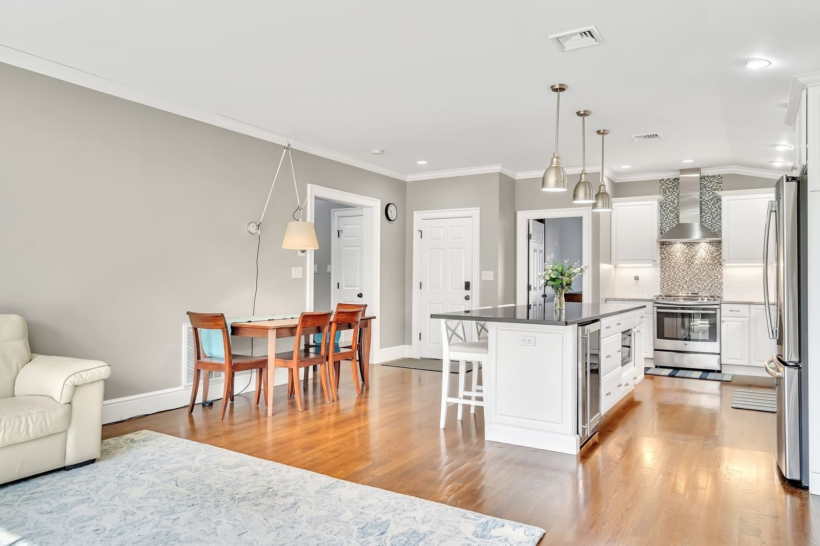20 Waban St #2 Newton — Photo 8 of 38