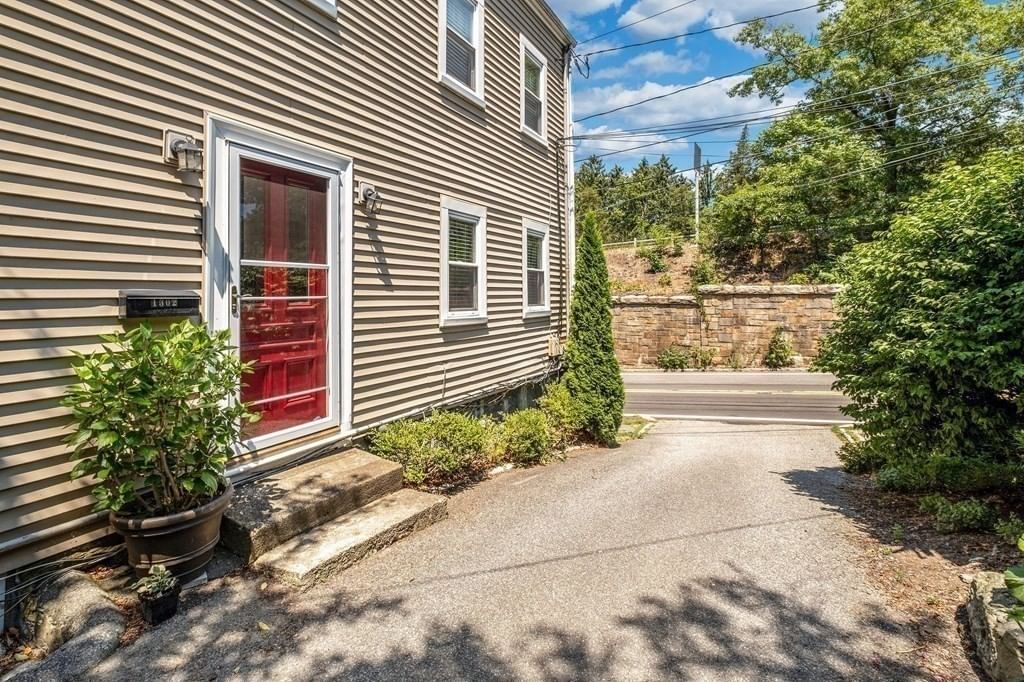 1302 Boylston St #1 Newton — Photo 3 of 10