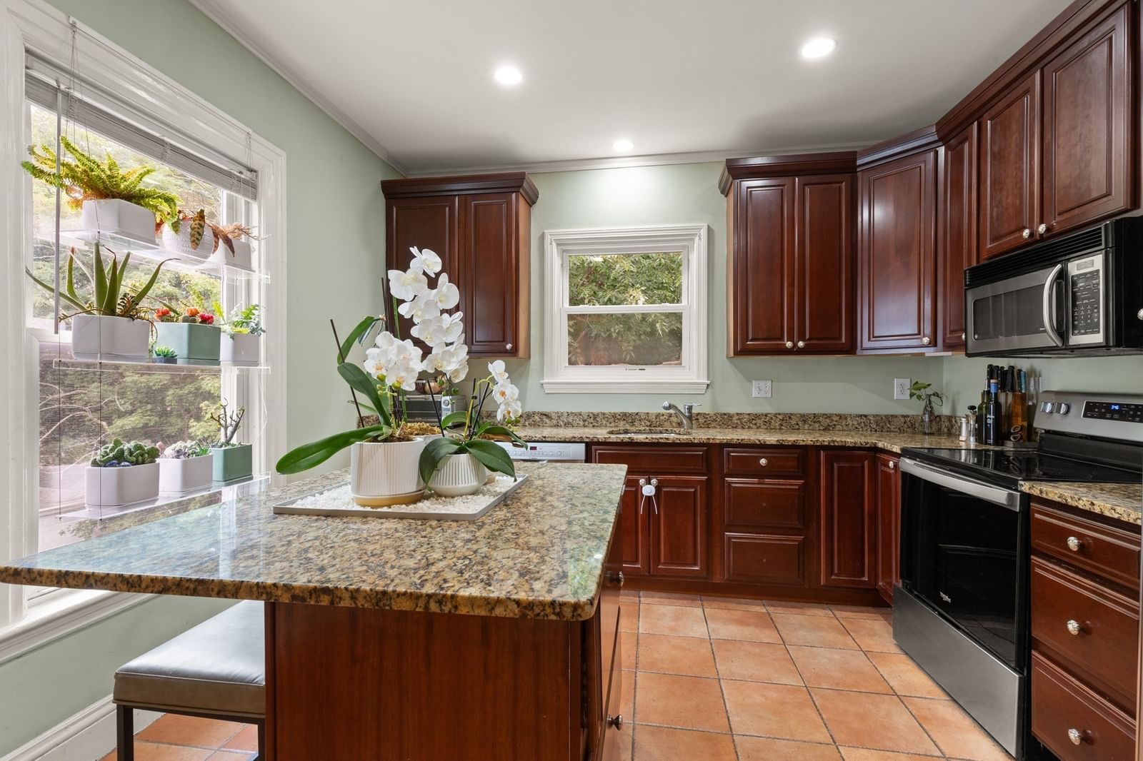 169 Hunnewell Ave #2 Newton — Photo 14 of 41