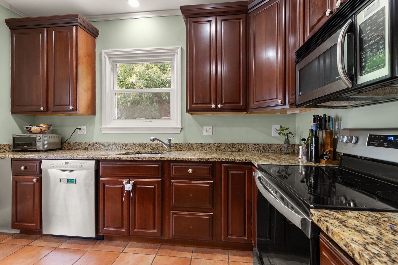 169 Hunnewell Ave #2 Newton — Photo 16 of 41