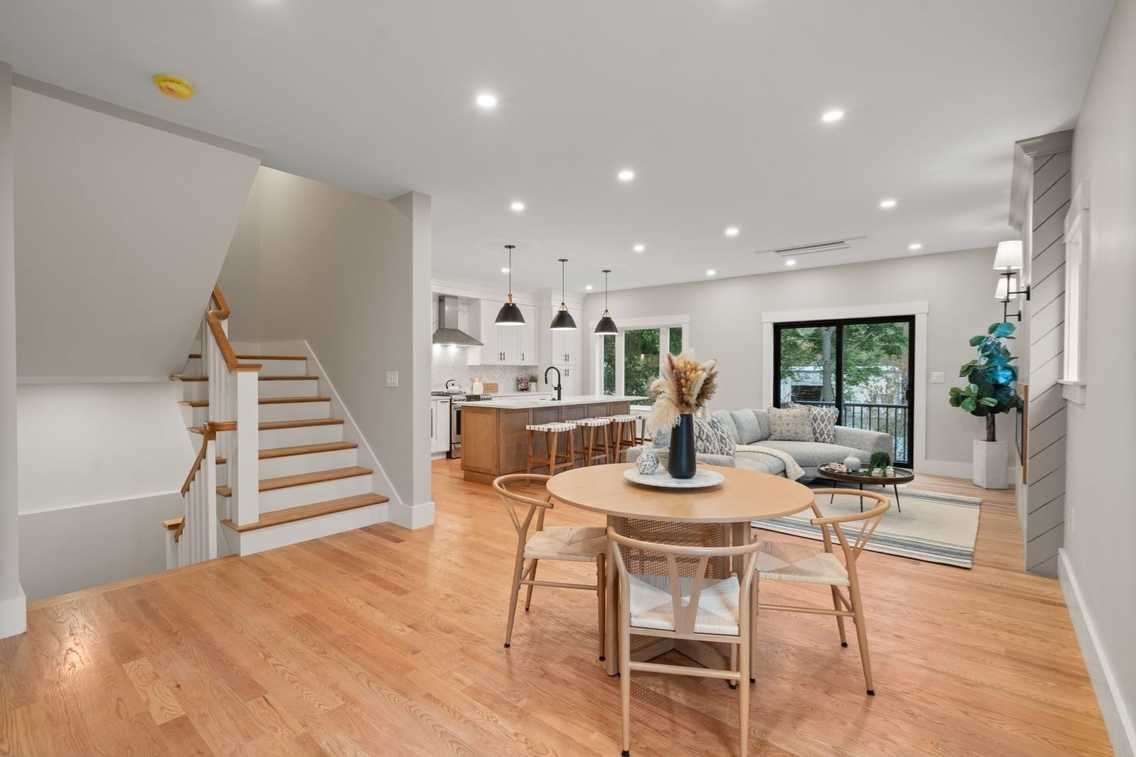 73 Mystic St #73 Arlington — Photo 3 of 35