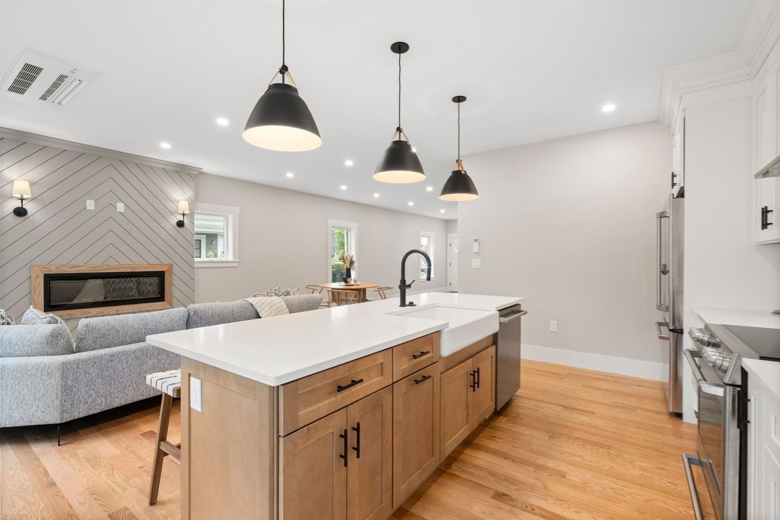 73 Mystic St #73 Arlington — Photo 7 of 35
