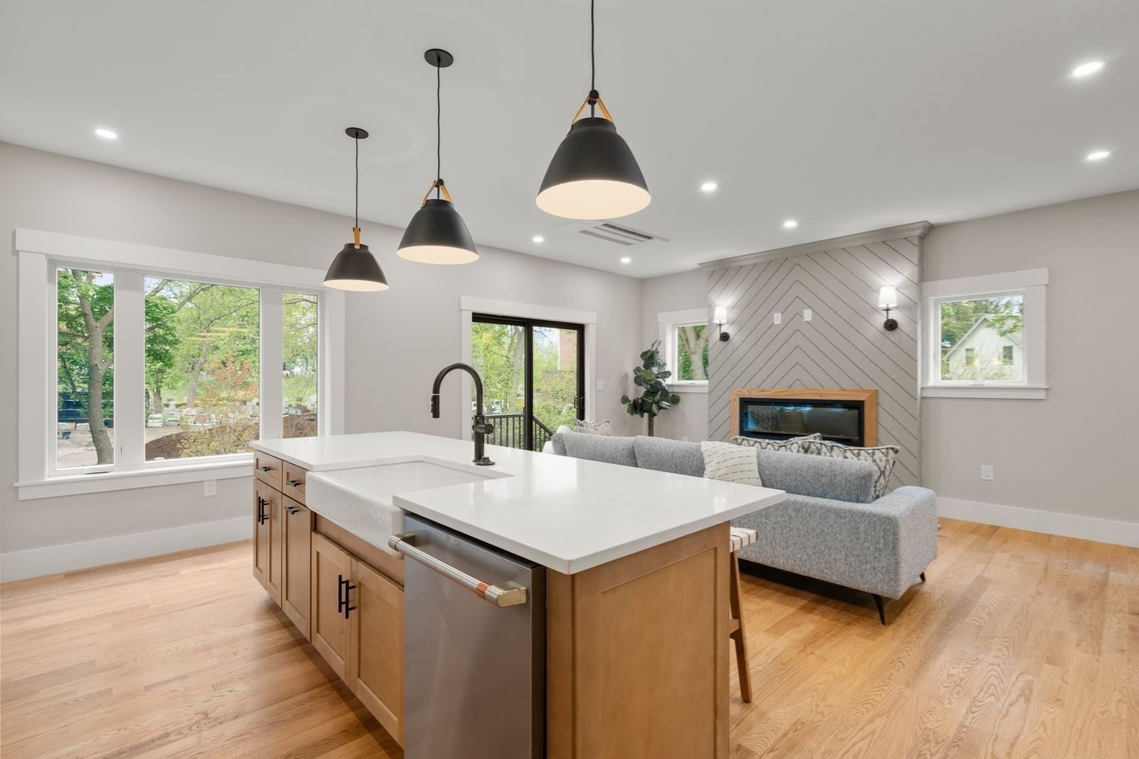 73 Mystic St #73 Arlington — Photo 9 of 35