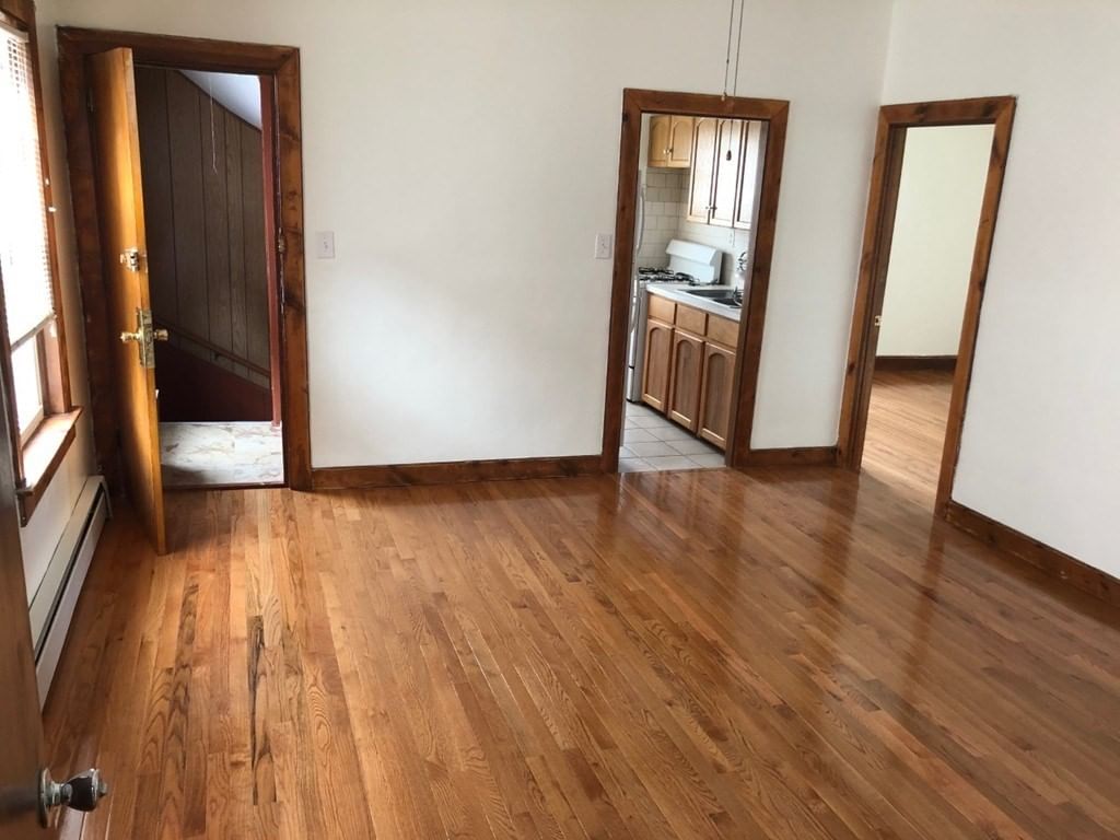 117 Thomas St Fall River — Photo 3 of 10