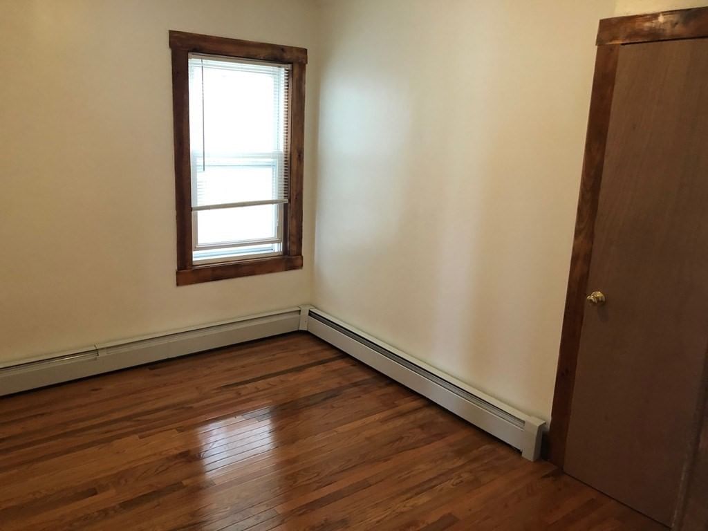 117 Thomas St Fall River — Photo 5 of 10