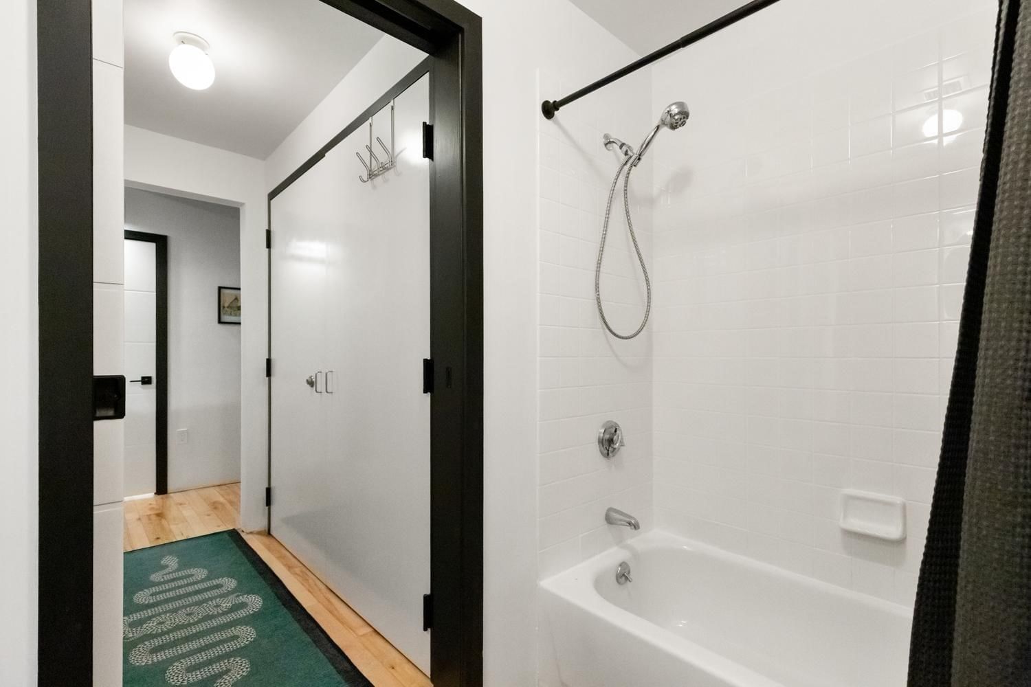 21 Wormwood St #422 Boston — Photo 20 of 32