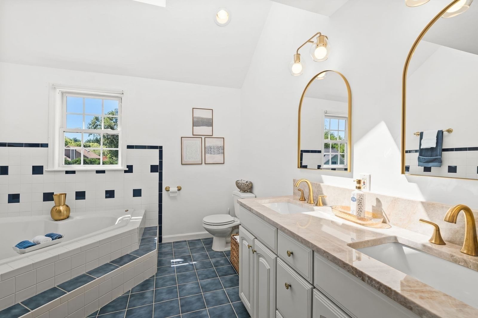 8 Taylor Way Stoughton — Photo 28 of 42
