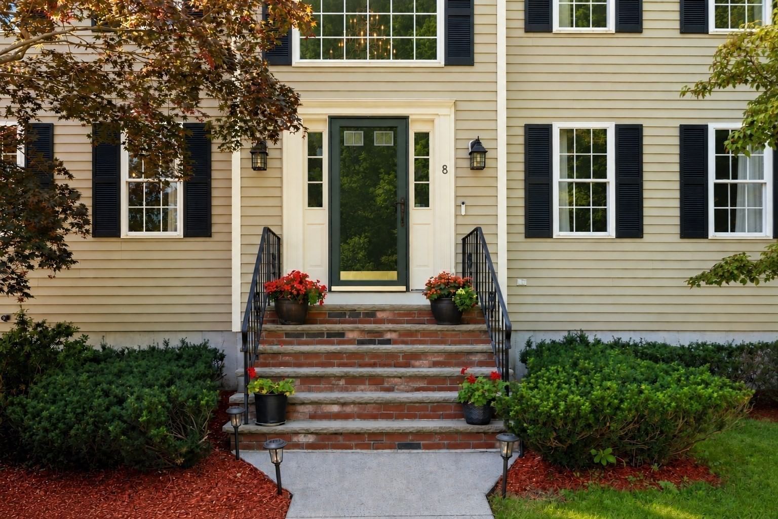 8 Taylor Way Stoughton — Photo 7 of 42