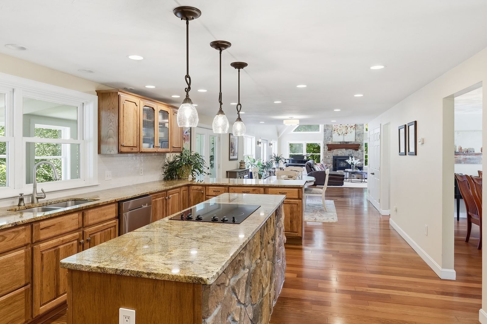 33 Wheeler Rd Bolton — Photo 10 of 42
