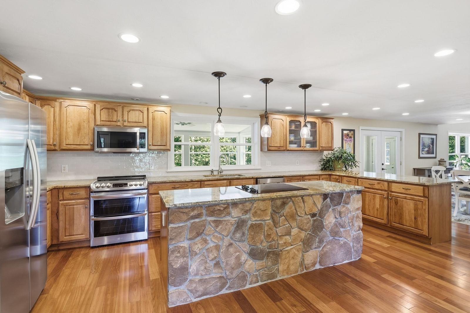 33 Wheeler Rd Bolton — Photo 12 of 42