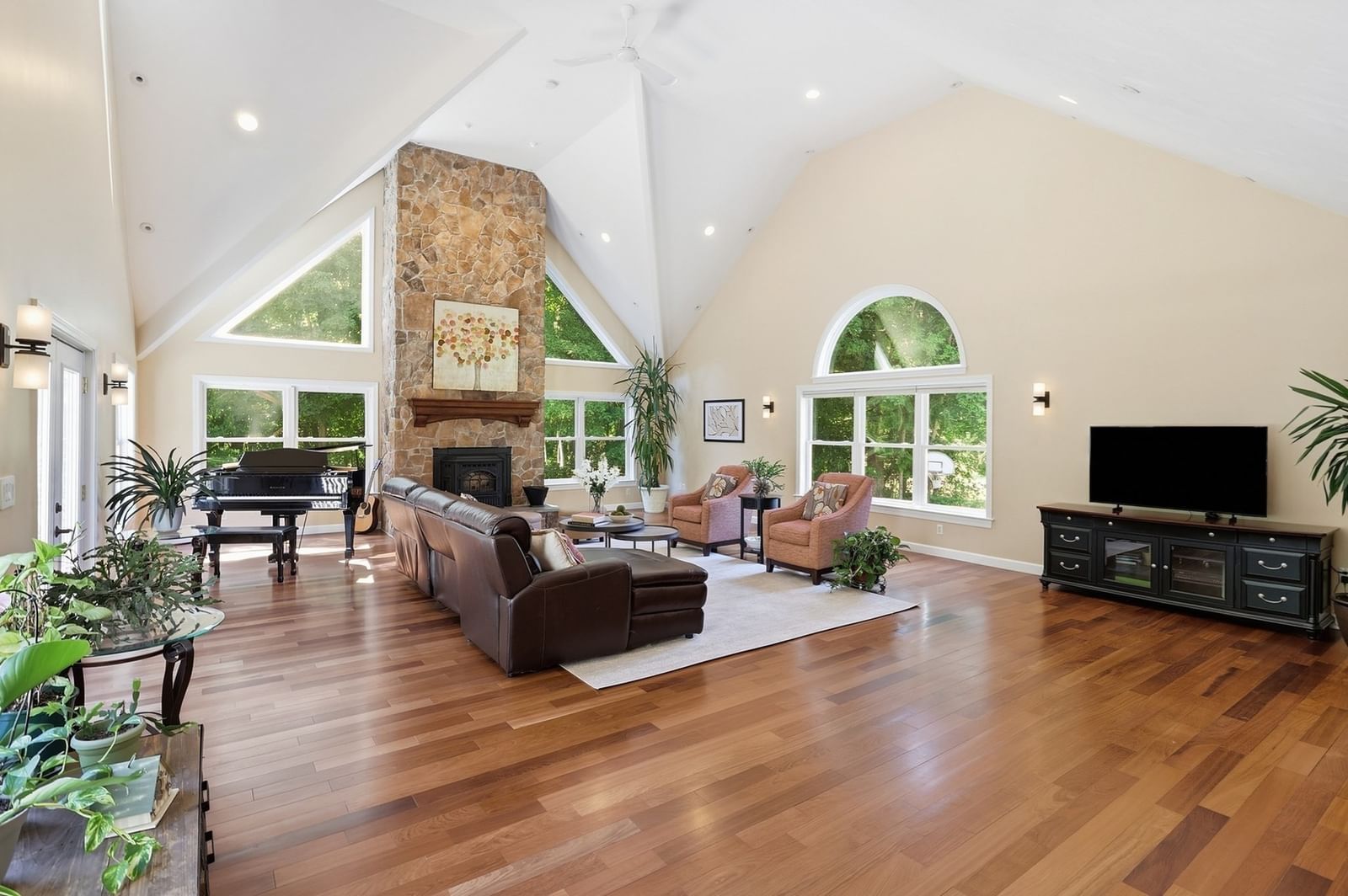 33 Wheeler Rd Bolton — Photo 16 of 42