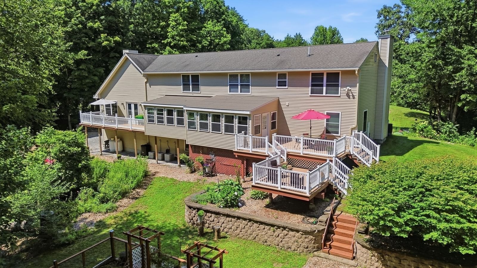 33 Wheeler Rd Bolton — Photo 34 of 42