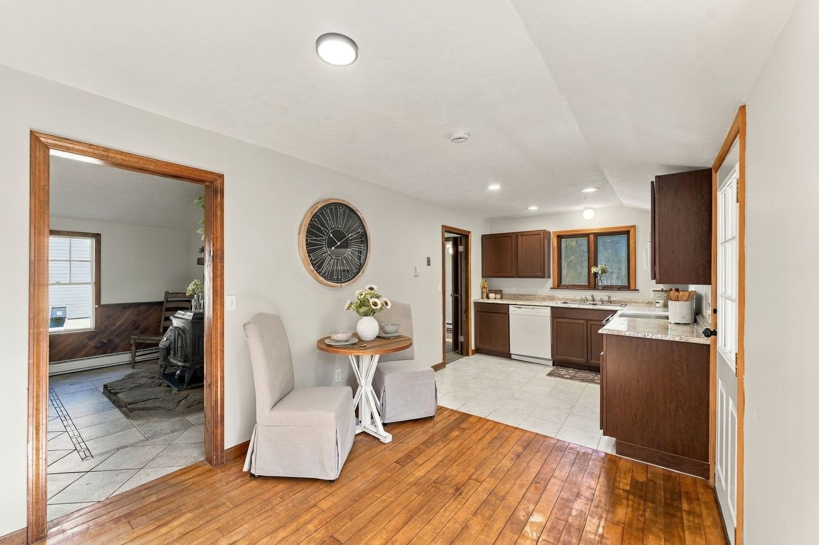 45 Center Street Northbridge — Photo 5 of 30