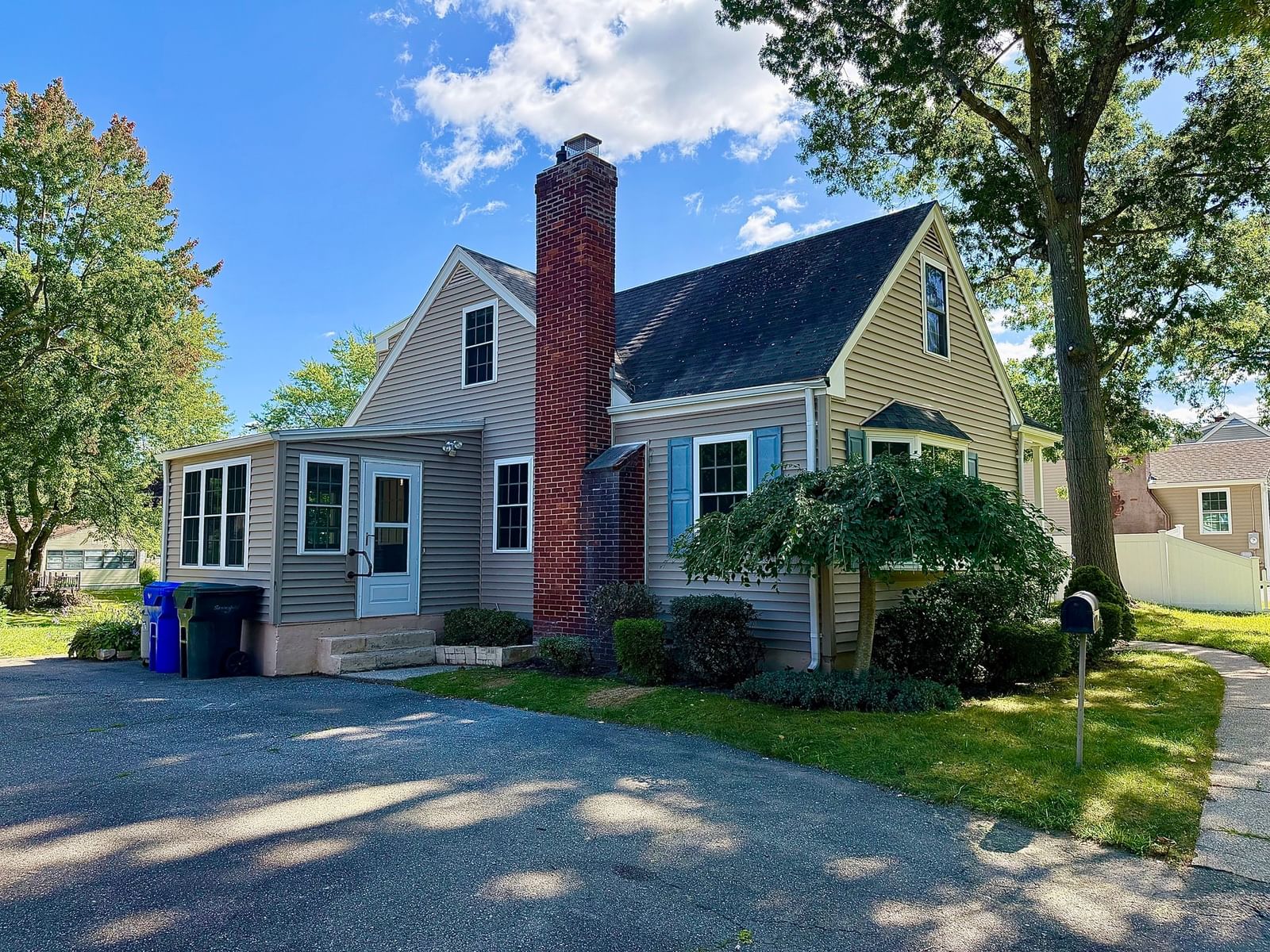 66 Greaney St Springfield — Photo 3 of 24