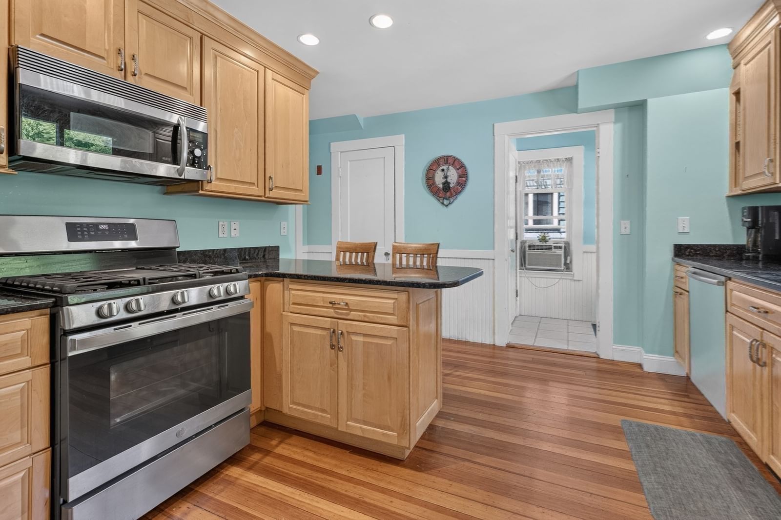 50 Franklin Ave Swampscott — Photo 28 of 41