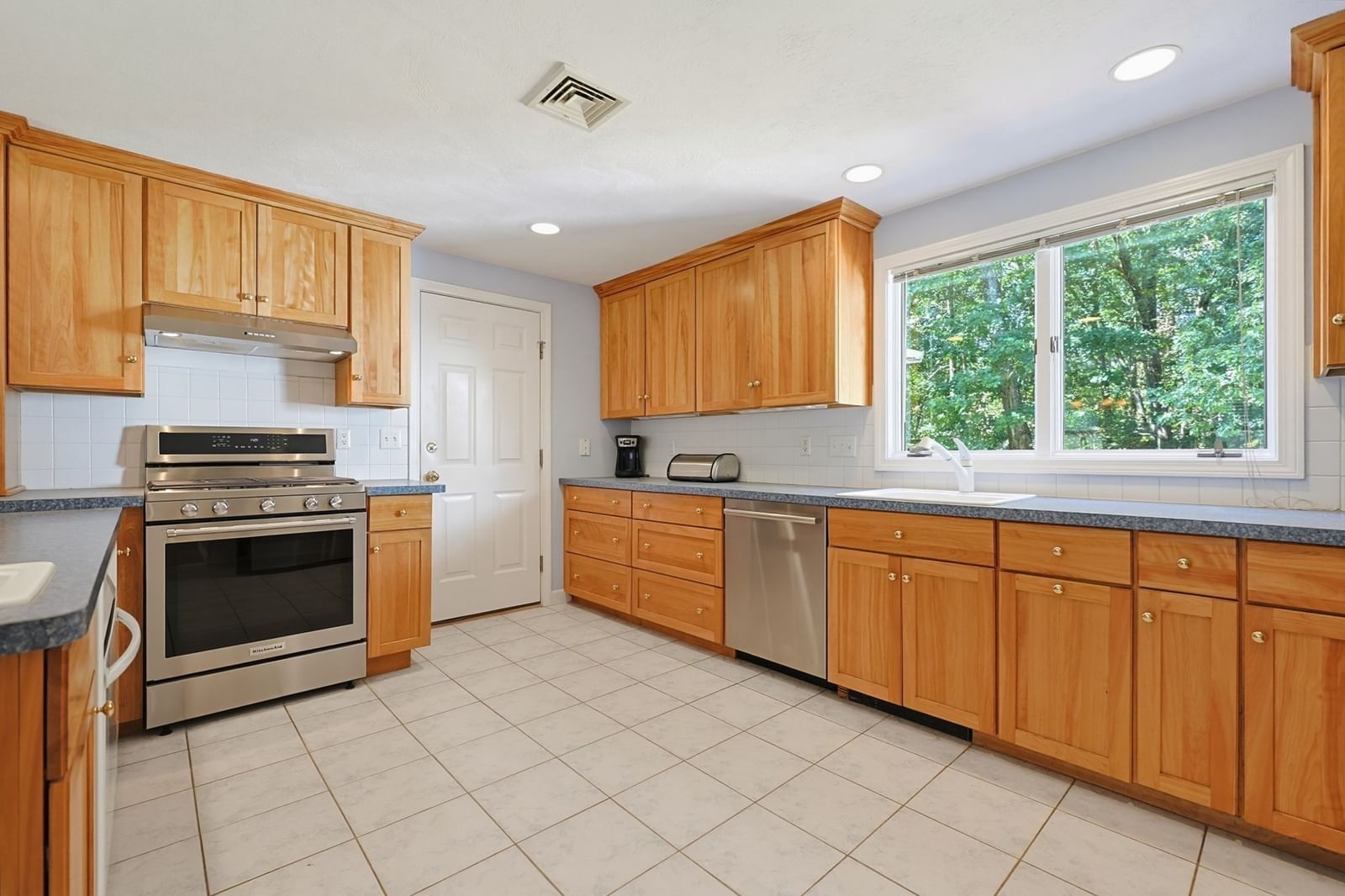 80 Brookdale Rd Sudbury — Photo 10 of 36