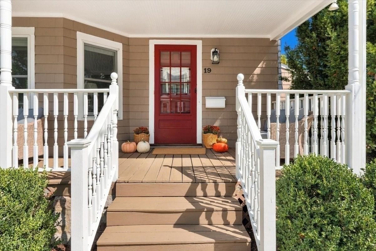 19 Tower Ave Weymouth — Photo 3 of 29