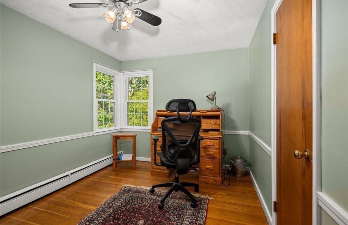 16 Venus Drive Shrewsbury — Photo 11 of 25