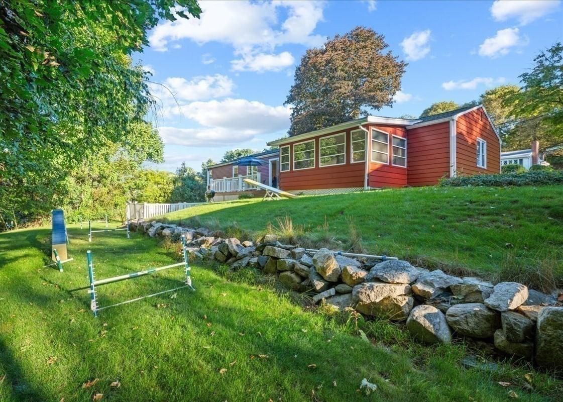 16 Venus Drive Shrewsbury — Photo 23 of 25
