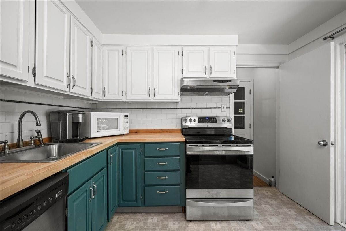 16 Venus Drive Shrewsbury — Photo 4 of 25