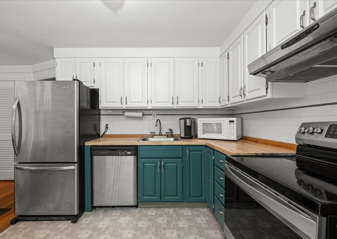 16 Venus Drive Shrewsbury — Photo 6 of 25