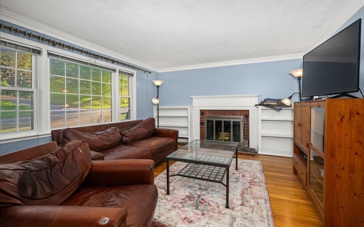 16 Venus Drive Shrewsbury — Photo 9 of 25
