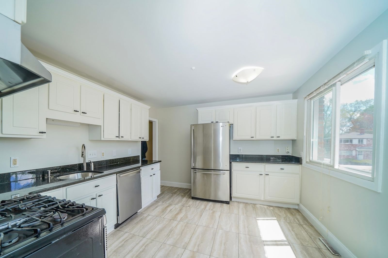 1274 Beacon #2 Newton — Photo 7 of 19