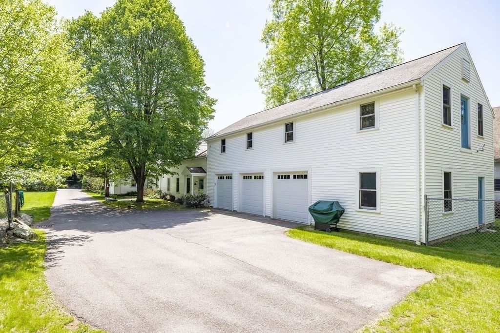 69 Forest St Sherborn — Photo 2 of 41